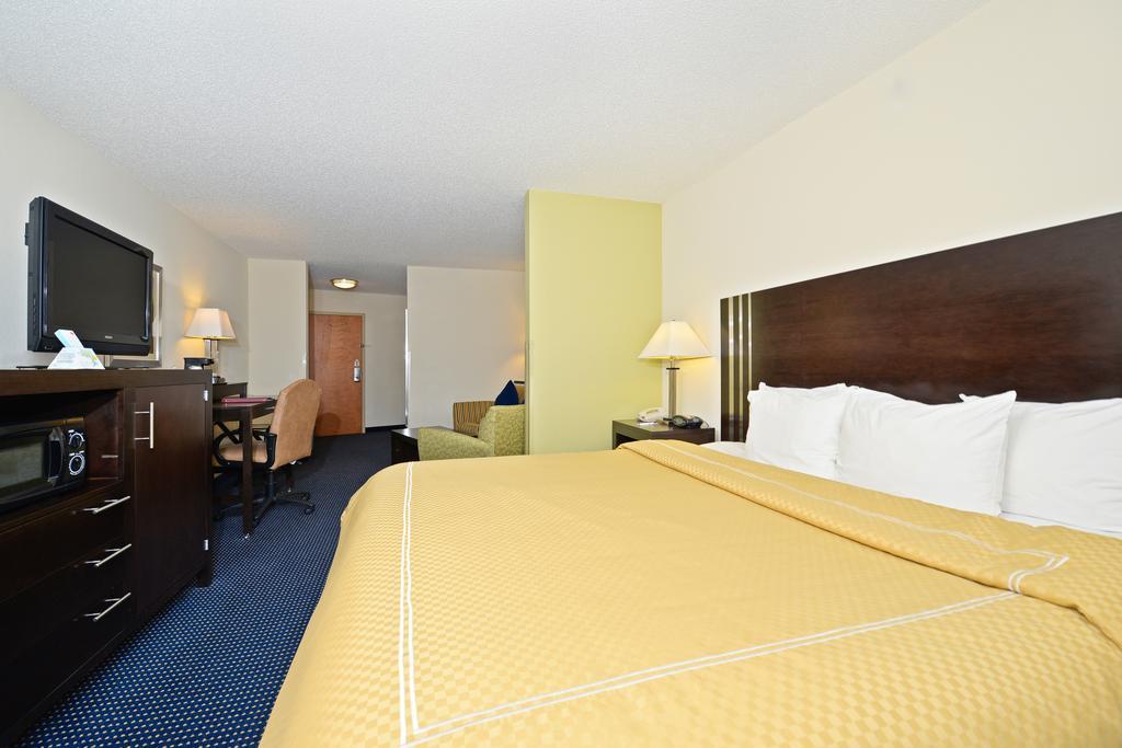Comfort Suites Lancaster Amish Country Smoketown  Værelse billede